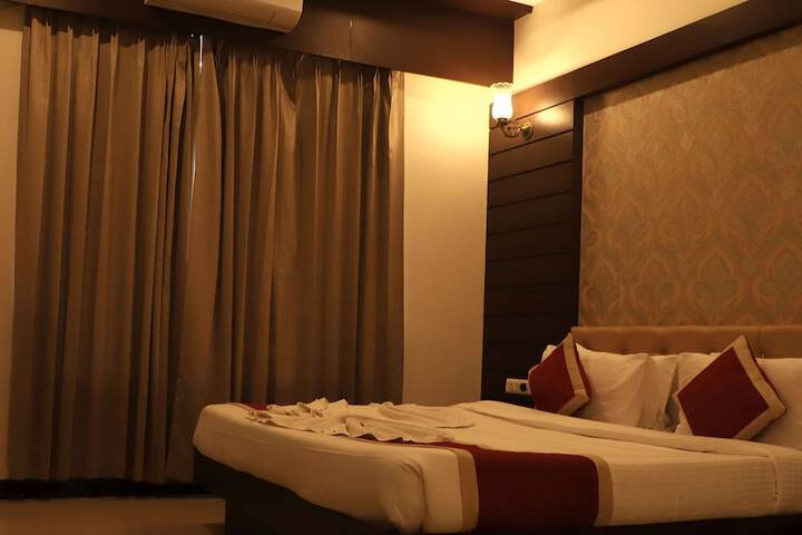 Room 3 of 27