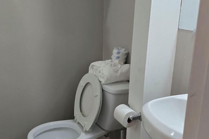 Room 70 of 83