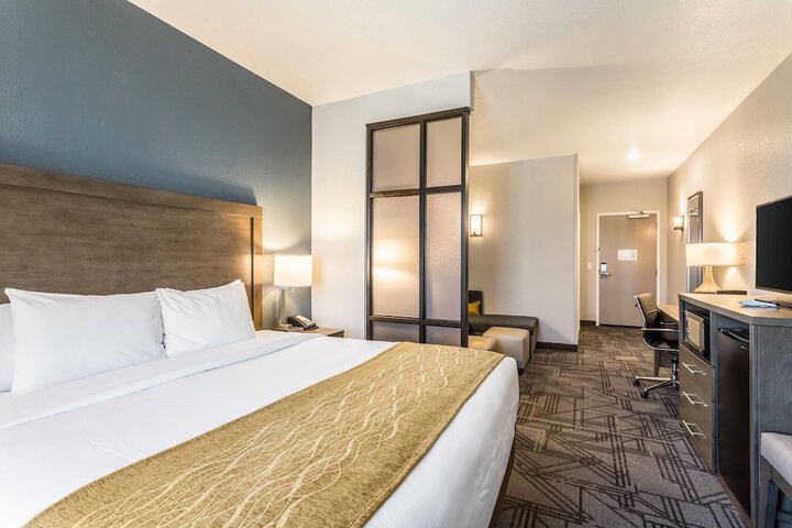 Room 32 of 100