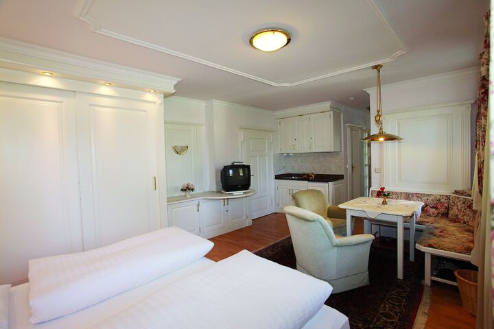 Room 8 of 39