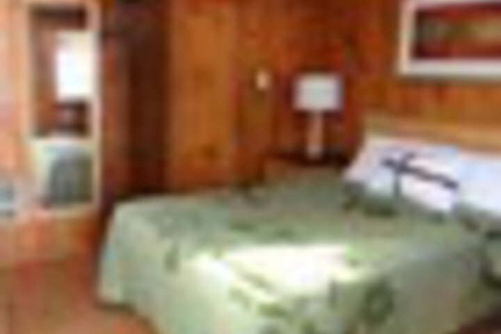 Room 11 of 345