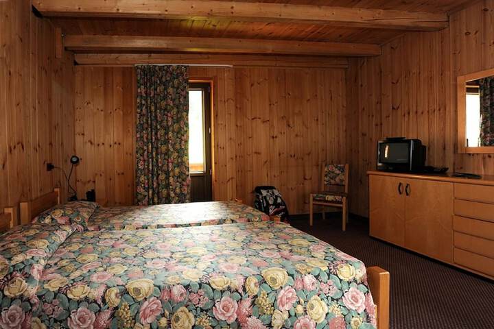 Room 12 of 52