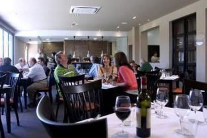 Dining 4 of 5