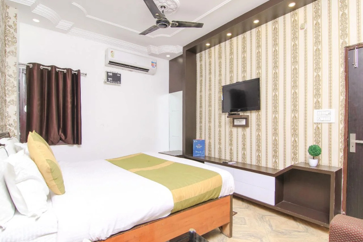 Room 2 of 12