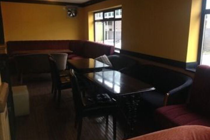 Lounge 14 of 15