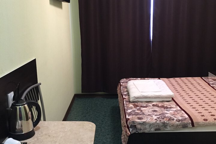 Room 8 of 18