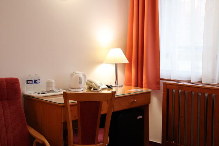 Room 8 of 21