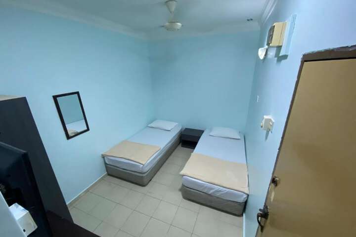 Room 6 of 20