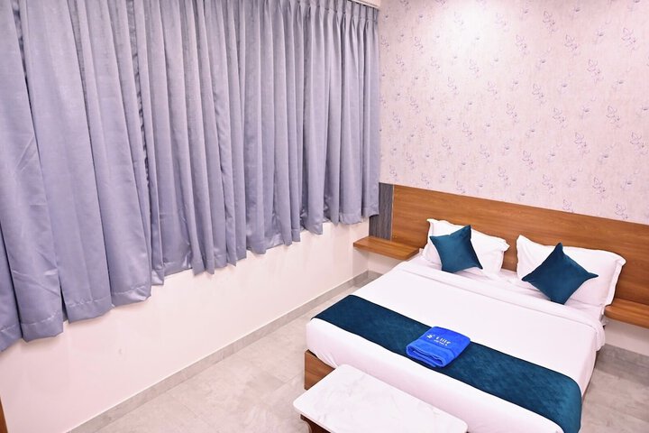 Room 11 of 18