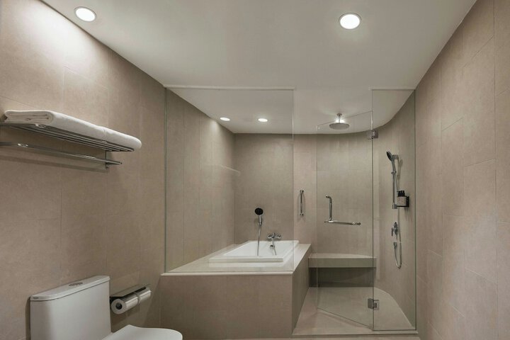 Room 30 of 67
