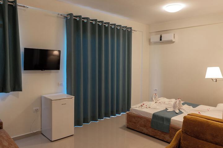 Room 18 of 156