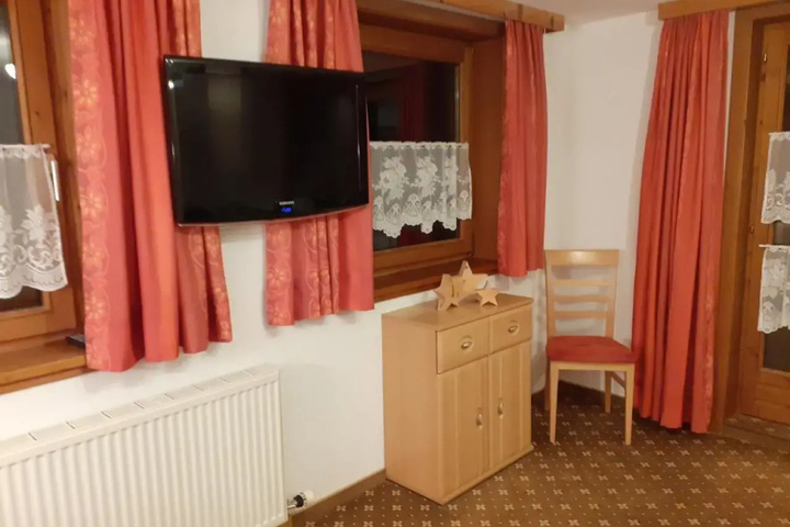 Room 3 of 13