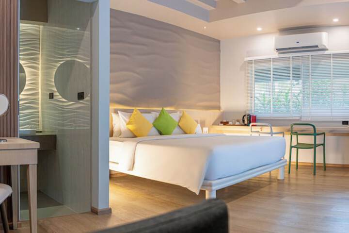 Room 40 of 155