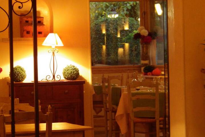 Dining 54 of 85