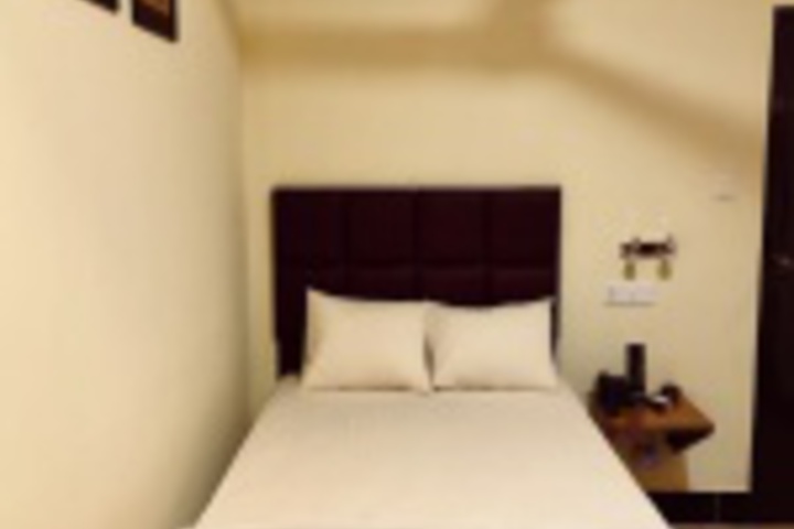 Room 169 of 228