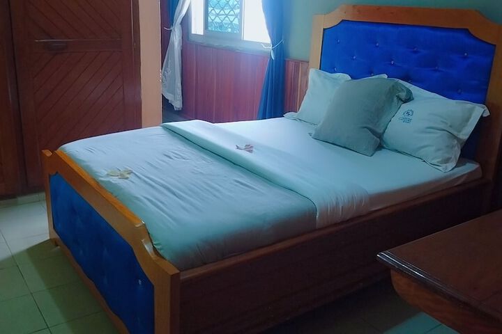 Room 7 of 19