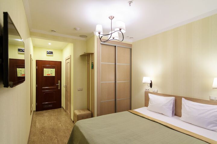 Room 13 of 46