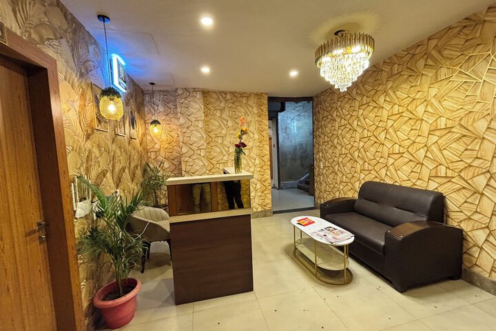 Room 16 of 36