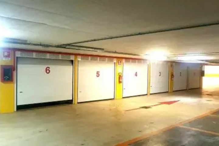 Room 7 of 13