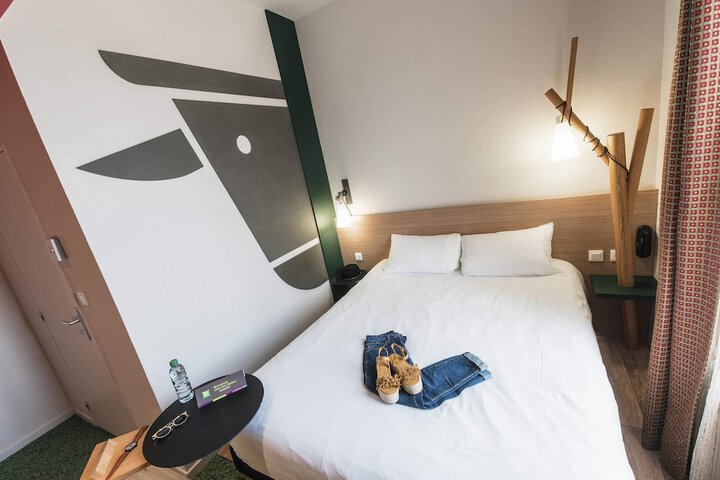 Room 12 of 52