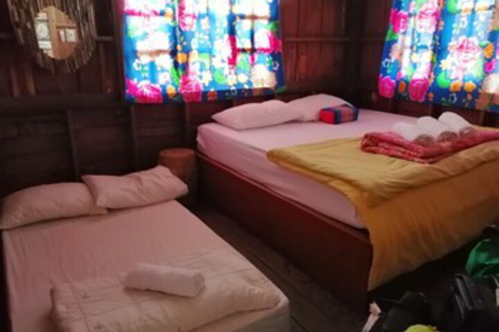 Room 33 of 110