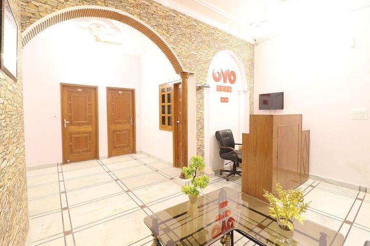 OYO 26449 RAJDHANI RESIDENCY