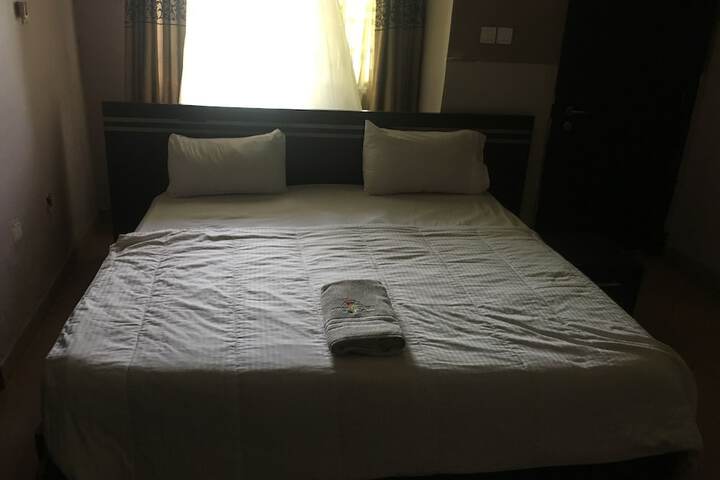 Room 5 of 17
