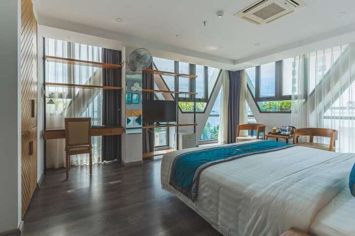 Room 27 of 67