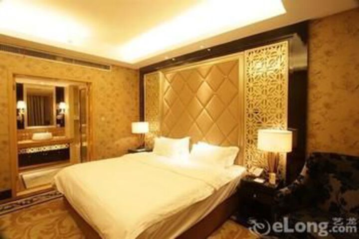 Room 34 of 73