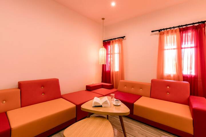 Entrance & Lobby