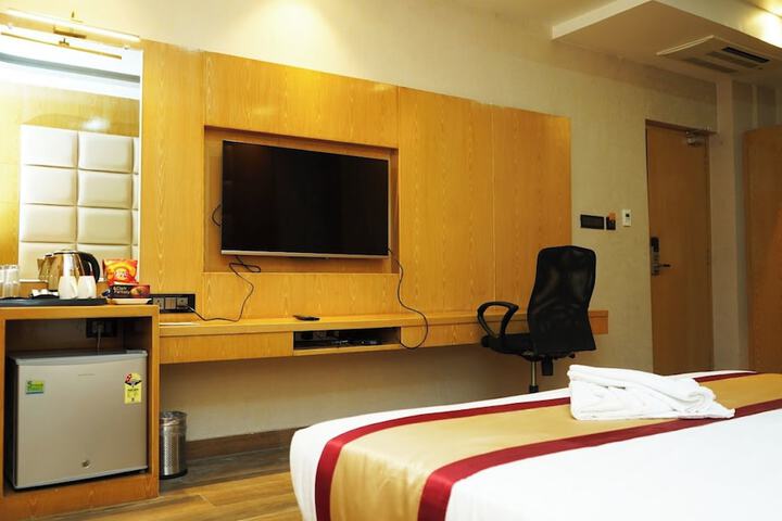 Room 7 of 19