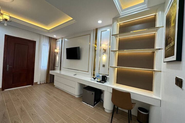 Room 19 of 100