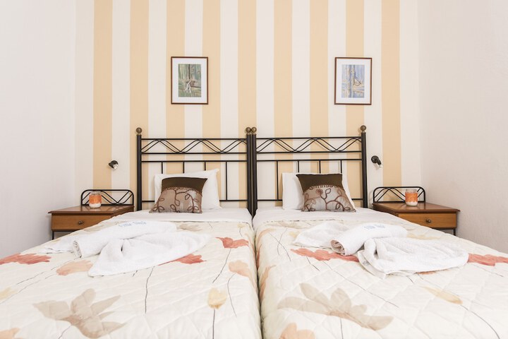 Room 30 of 65