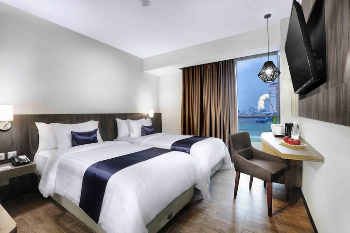 Room 4 of 36