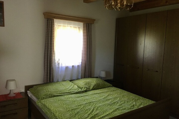 Room 2 of 28