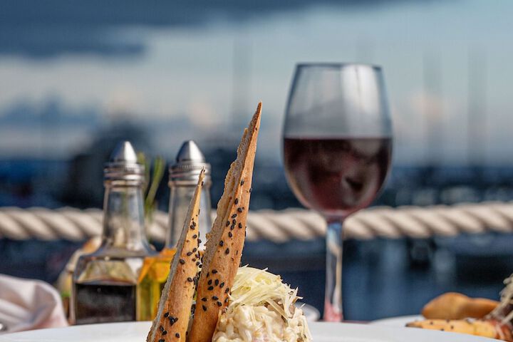 Dining 99 of 136