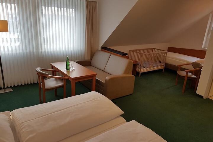 Room 9 of 21