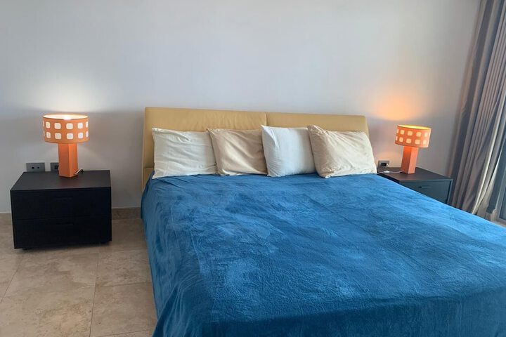 Room 42 of 230