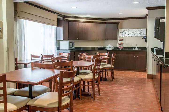 Breakfast area