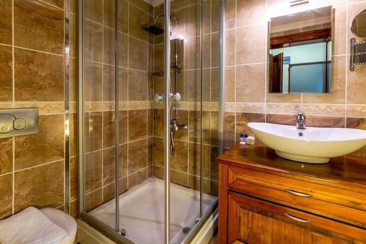 Clean Restrooms