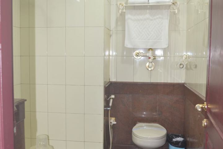 Room 14 of 33