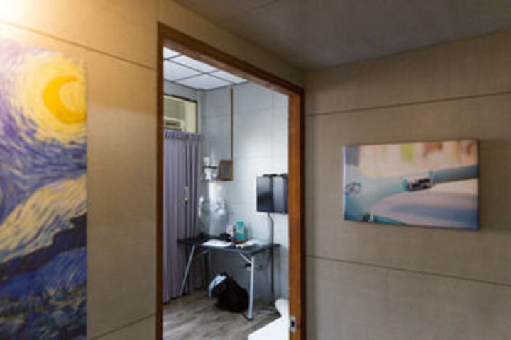 Ballroom/Hall 18 of 24