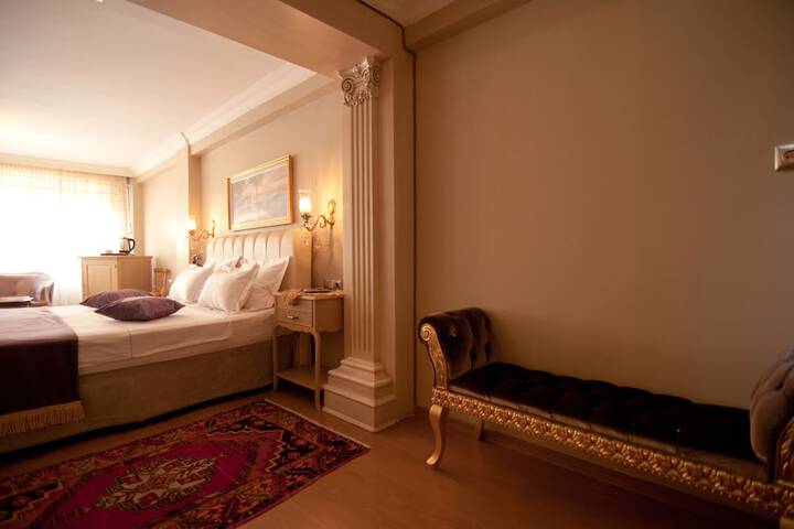 Room 7 of 49