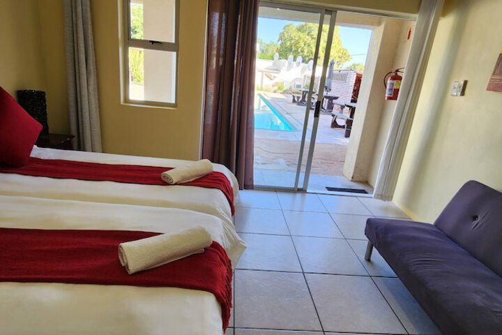Room 7 of 32