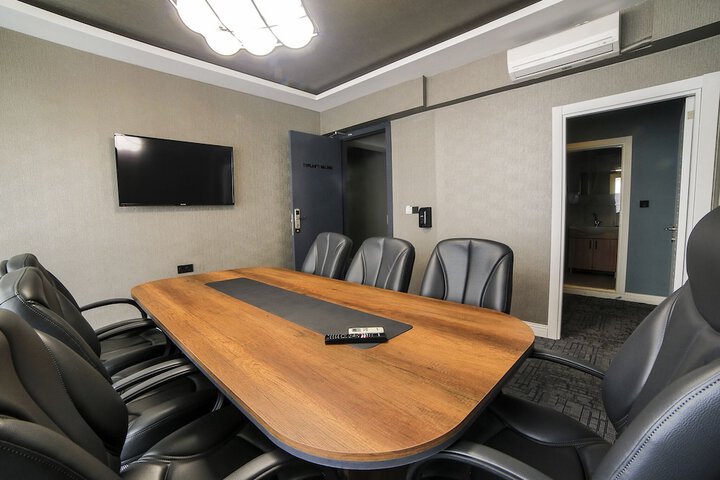Business Center 24 of 31