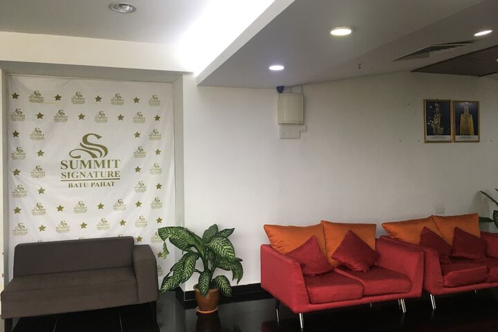 Entrance & Lobby