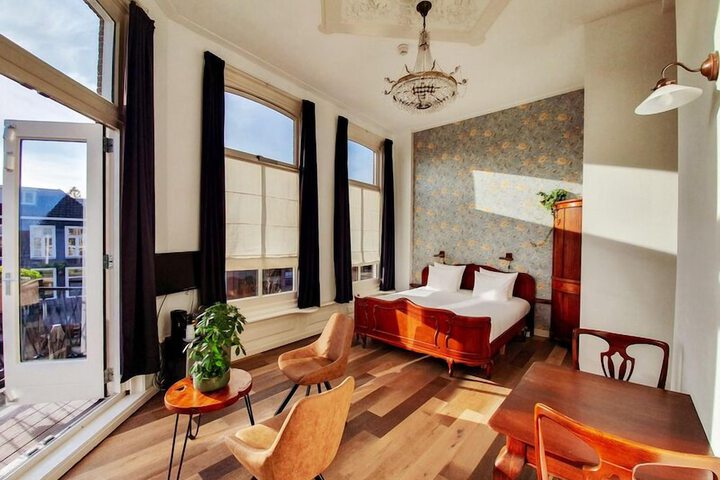 Room 5 of 19