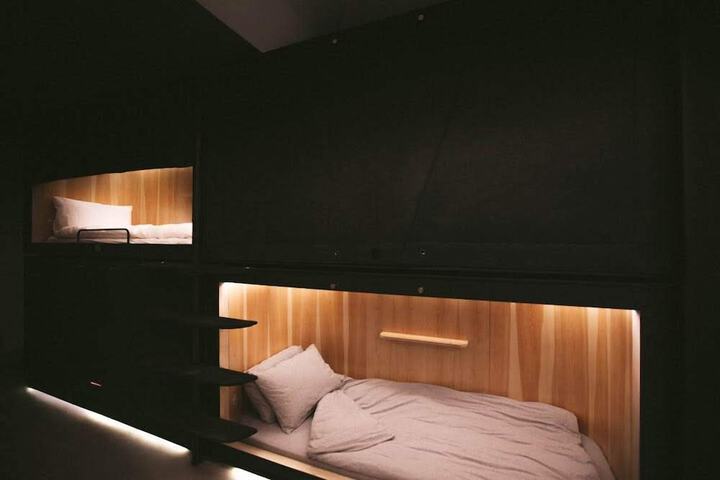 Room 12 of 37