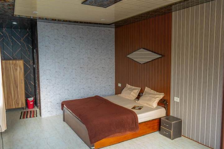 Room 7 of 34