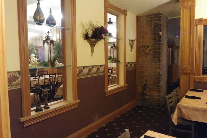 Dining 52 of 60